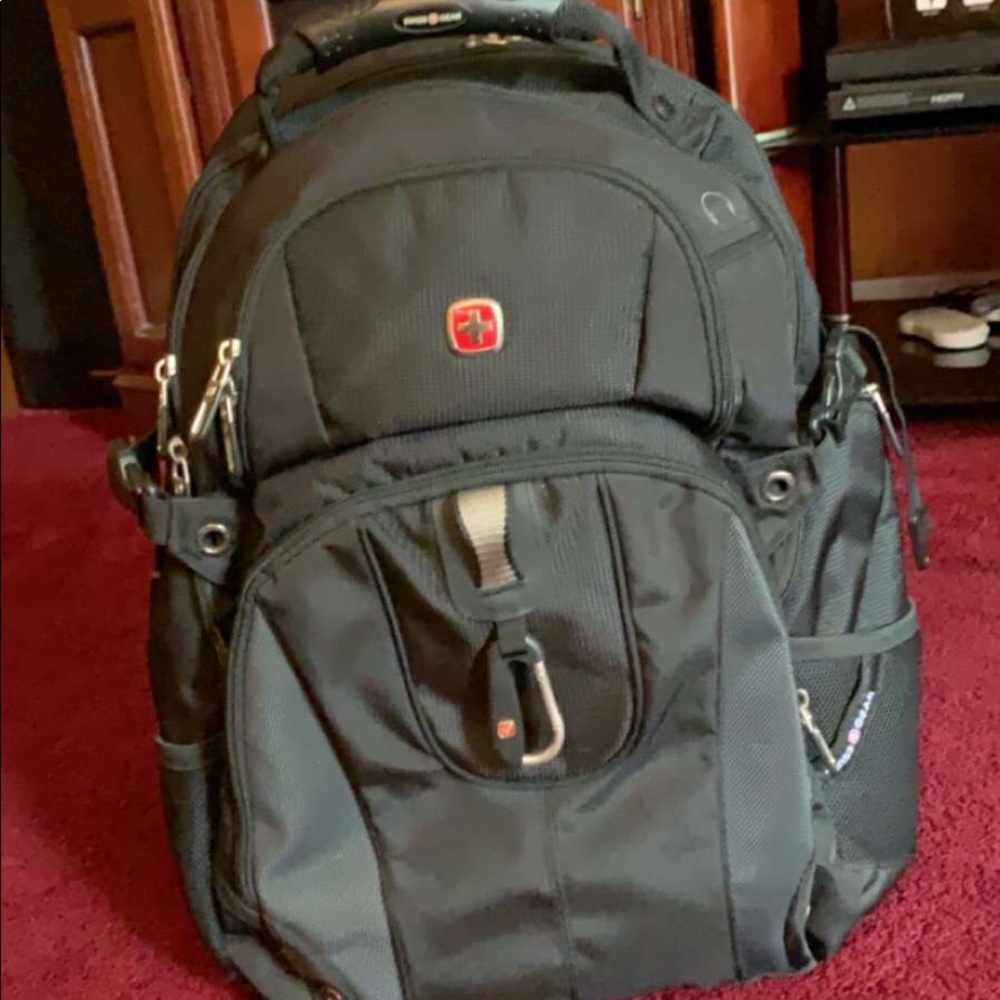 Grey Swiss Gear Backpack